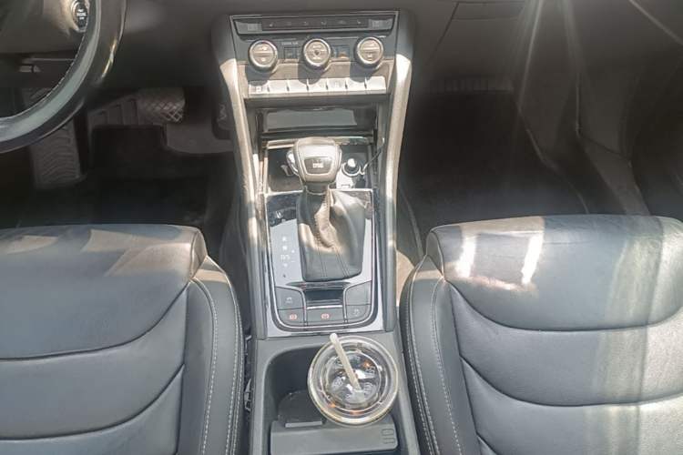 Used Skoda Kodiaq 2018 Facelifted TSI330 5-Seater Two-Wheel-Drive Luxury Enjoyment Edition Gear Lever