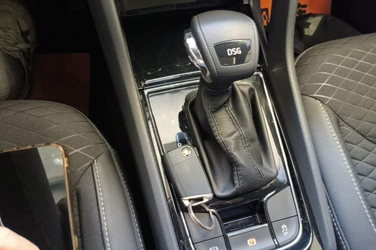Used Skoda Kodiaq 2018 TSI330 5-Seater Two-Wheel Drive Comfort Edition Gear Lever