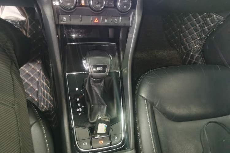 Used Skoda Kodiaq 2018 TSI330 5-Seater Two-Wheel-Drive Luxury Edition Gear Lever