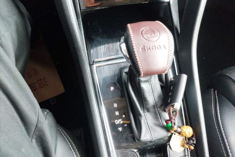 Used Skoda Kodiaq 2018 Facelifted TSI330 5-Seater Two-Wheel-Drive Luxury Enjoyment Edition Gear Lever