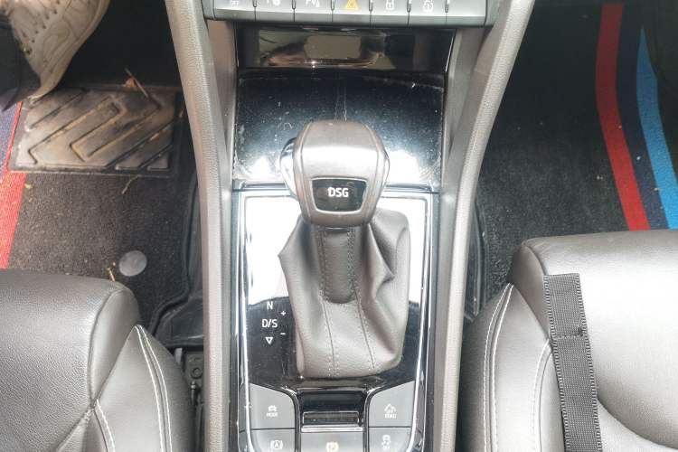Used Skoda Kodiaq 2018 TSI380 7-Seater Four-Wheel-Drive Flagship Edition Gear Lever