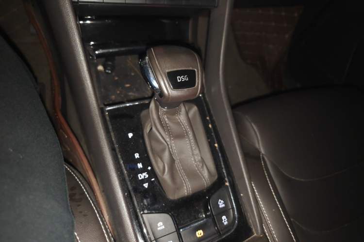 Used Skoda Kodiaq 2018 TSI380 7-Seater Four-Wheel-Drive Flagship Edition Gear Lever