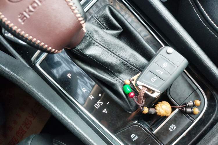 Used Skoda Kodiaq 2018 Facelifted TSI330 5-Seater Two-Wheel-Drive Luxury Enjoyment Edition Interior 1