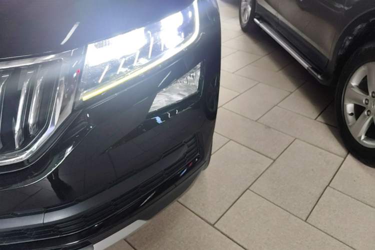 Used Skoda Kodiaq 2018 Restyled TSI330 7-Seater Two-Wheel Drive Luxury Enjoyment Edition Left Front Headlight