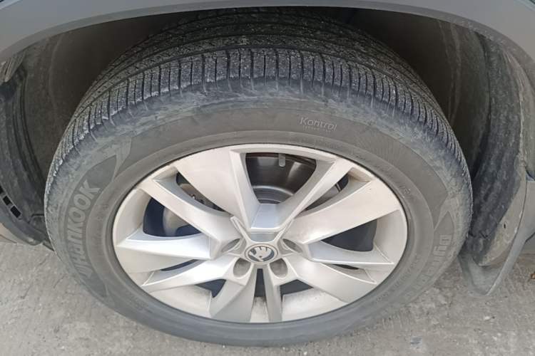 Used Skoda Kodiaq 2018 Facelifted TSI330 5-Seater Two-Wheel-Drive Luxury Enjoyment Edition Left Front Wheel Hub