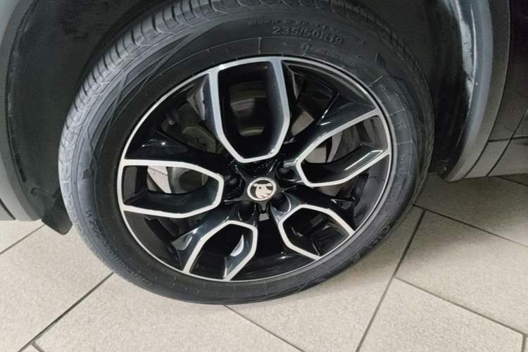 Used Skoda Kodiaq 2018 Restyled TSI330 7-Seater Two-Wheel Drive Luxury Enjoyment Edition Left Front Wheel Hub