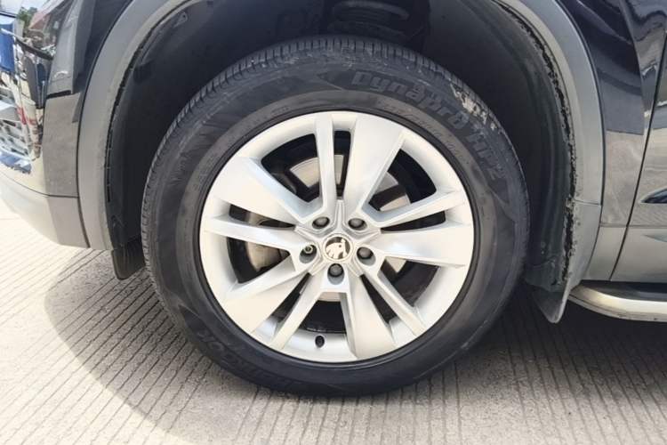 Used Skoda Kodiaq 2018 TSI330 5-Seater Two-Wheel-Drive Luxury Enjoyment Edition Left Front Wheel Hub