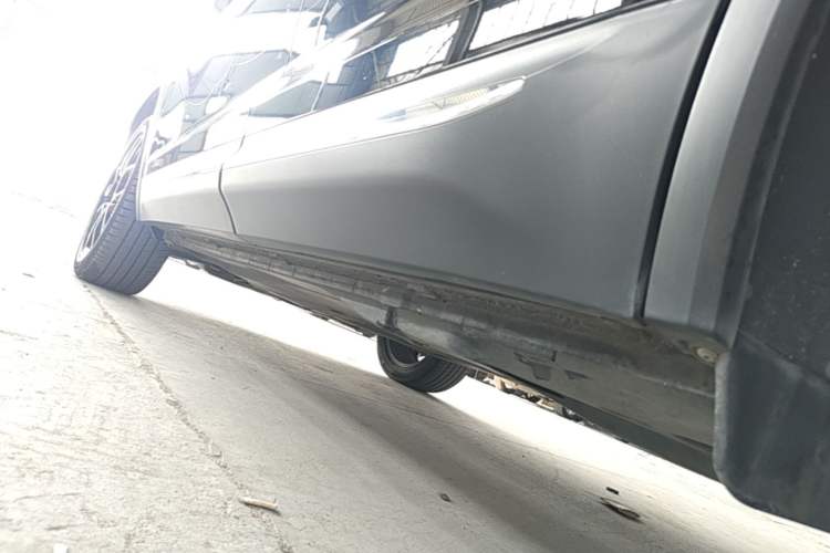 Used Skoda Kodiaq 2018 Restyled TSI330 7-Seater Two-Wheel Drive Luxury Tech Edition Left Side Sill