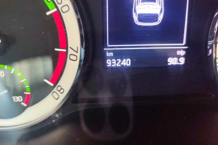 Used Skoda Kodiaq 2018 Facelifted TSI330 5-Seater Two-Wheel-Drive Luxury Enjoyment Edition Odometer Close Up