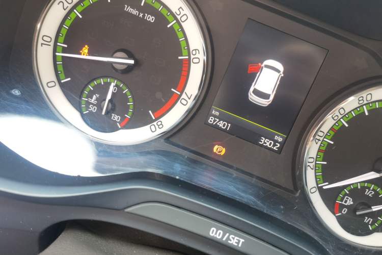 Used Skoda Kodiaq 2018 TSI380 7-Seater Four-Wheel-Drive Flagship Edition Odometer Close Up