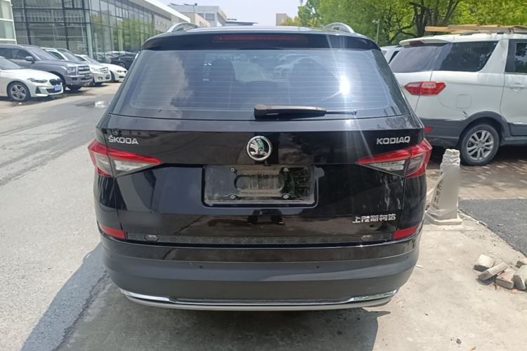 Used Skoda Kodiaq 2018 Facelifted TSI330 5-Seater Two-Wheel-Drive Luxury Enjoyment Edition Rear