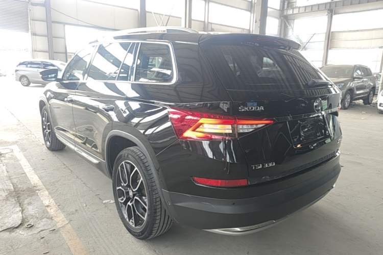 Used Skoda Kodiaq 2018 Restyled TSI330 7-Seater Two-Wheel Drive Luxury Tech Edition Rear Left 45 Deg
