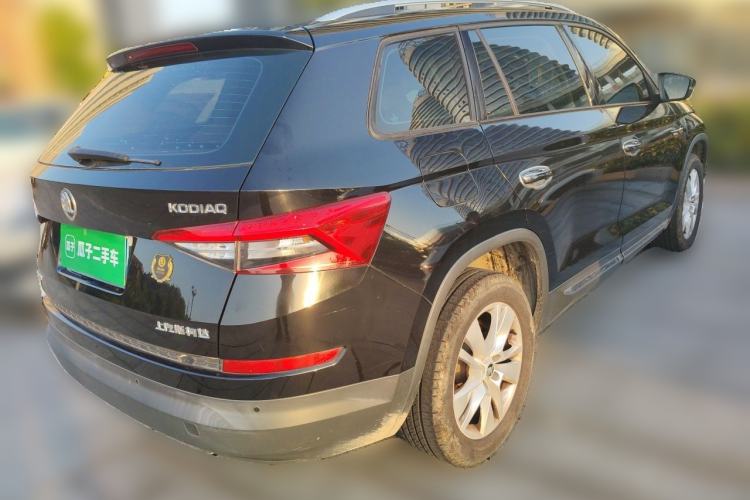 Used Skoda Kodiaq 2018 Facelifted TSI330 5-Seater Two-Wheel-Drive Luxury Edition Rear Right 45 Deg