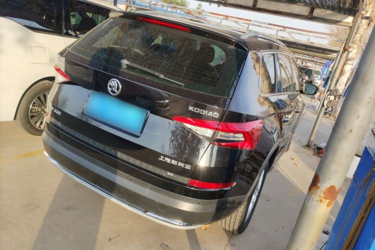 Used Skoda Kodiaq 2018 Facelifted TSI330 5-Seater Two-Wheel-Drive Luxury Enjoyment Edition Rear Right 45 Deg