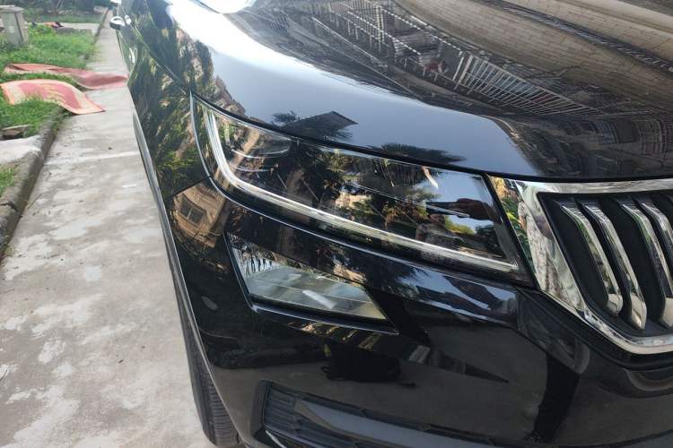 Used Skoda Kodiaq 2018 Facelifted TSI330 5-Seater Two-Wheel-Drive Luxury Enjoyment Edition Right Front Headlight