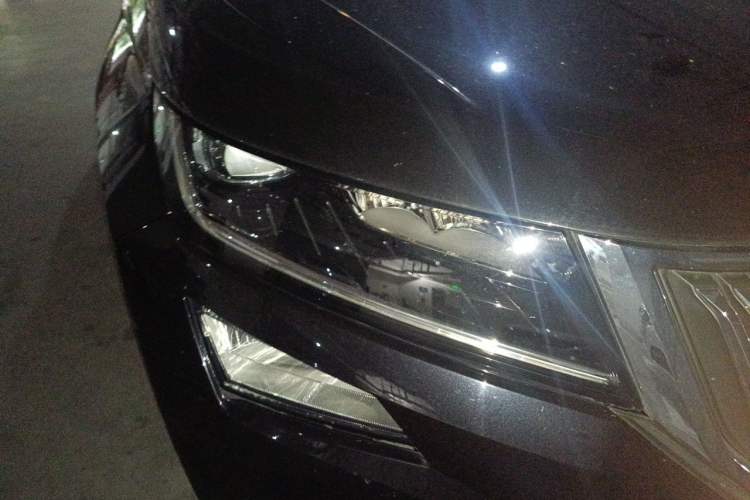 Used Skoda Kodiaq 2018 Restyled TSI330 7-Seater Two-Wheel Drive Luxury Enjoyment Edition Right Front Headlight