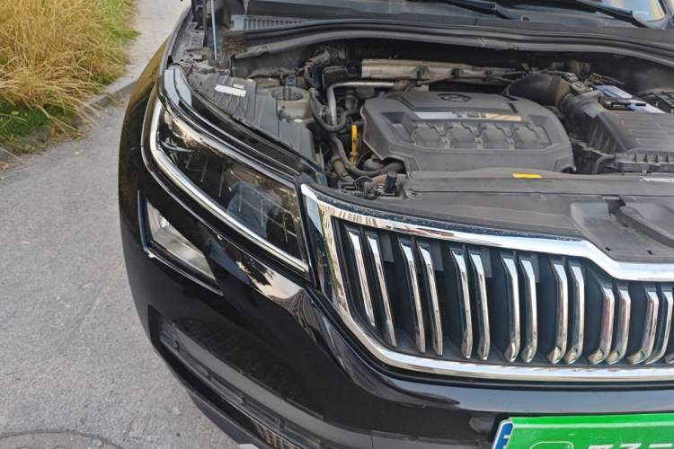Used Skoda Kodiaq 2018 Facelifted TSI330 5-Seater Two-Wheel-Drive Luxury Enjoyment Edition Right Front Headlight