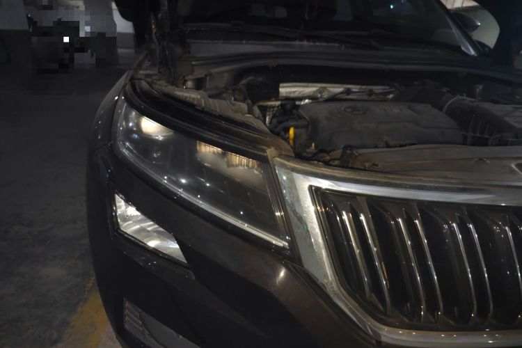 Used Skoda Kodiaq 2018 TSI380 7-Seater Four-Wheel-Drive Flagship Edition Right Front Headlight