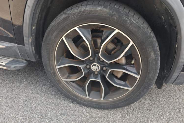 Used Skoda Kodiaq 2018 Restyled TSI330 7-Seater Two-Wheel Drive Luxury Tech Edition Right Front Wheel Hub