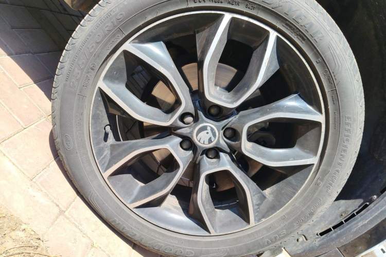 Used Skoda Kodiaq 2018 TSI330 7-Seater Two-Wheel-Drive Luxury Enjoyment Edition Right Front Wheel Hub