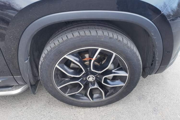 Used Skoda Kodiaq 2018 TSI380 7-Seater Four-Wheel-Drive Flagship Edition Right Front Wheel Hub