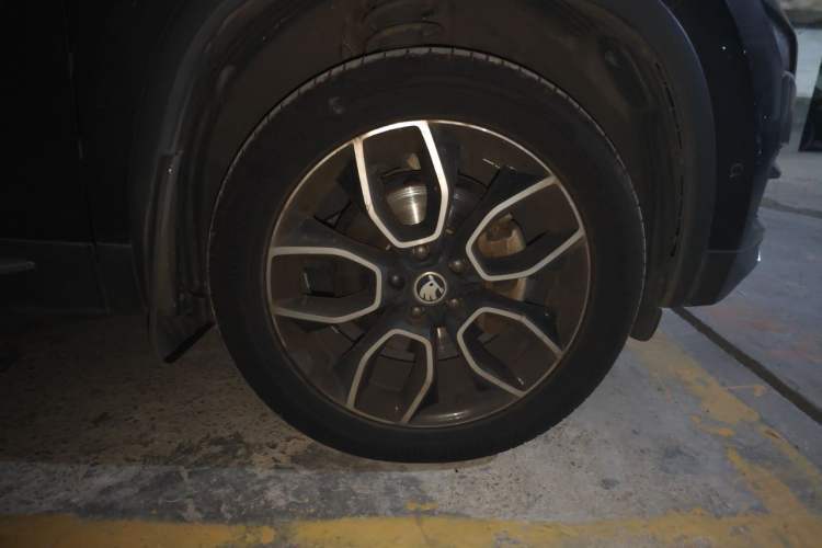 Used Skoda Kodiaq 2018 TSI380 7-Seater Four-Wheel-Drive Flagship Edition Right Front Wheel Hub