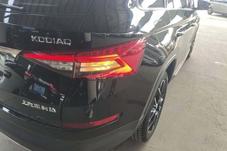 Used Skoda Kodiaq 2018 Restyled TSI330 7-Seater Two-Wheel Drive Luxury Tech Edition Right Rear Taillight
