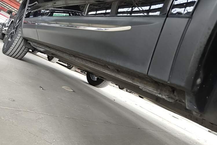 Used Skoda Kodiaq 2018 Restyled TSI330 7-Seater Two-Wheel Drive Luxury Tech Edition Right Side Sill