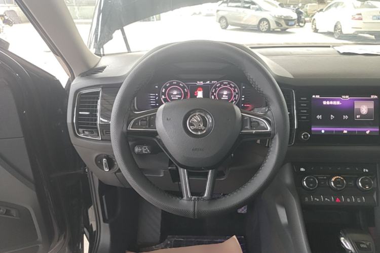 Used Skoda Kodiaq 2018 Restyled TSI330 7-Seater Two-Wheel Drive Luxury Tech Edition Steering Wheel