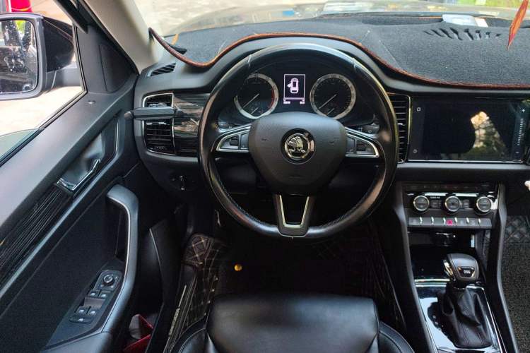 Used Skoda Kodiaq 2018 Facelifted TSI330 5-Seater Two-Wheel-Drive Luxury Enjoyment Edition Steering Wheel