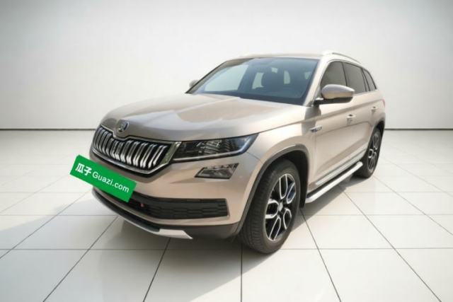 Ojetý Skoda Kodiaq 2018 TSI330 7-Seater Two-Wheel-Drive Luxury Enjoyment Edition