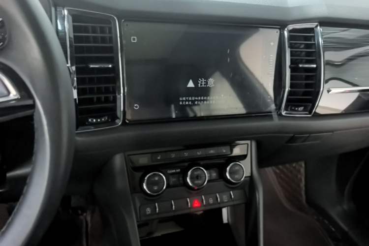 Used Skoda Kodiaq 2018 TSI330 5-Seater Two-Wheel-Drive Luxury Enjoyment Edition Audio And AC Panel