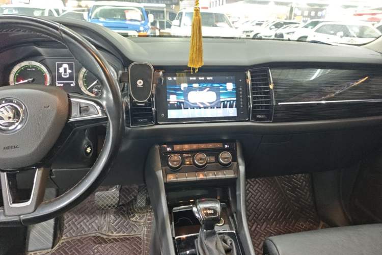 Used Skoda Kodiaq 2018 Facelifted TSI330 5-Seater Two-Wheel-Drive Luxury Enjoyment Edition Audio And AC Panel