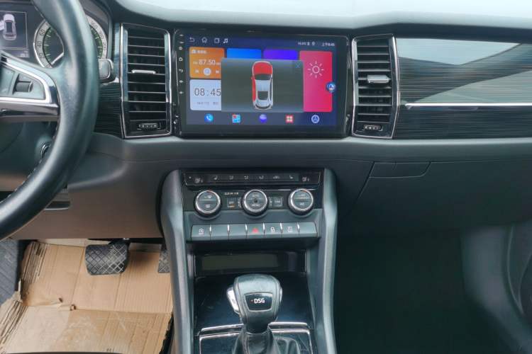 Used Skoda Kodiaq 2018 Facelifted TSI330 5-Seater Two-Wheel-Drive Luxury Enjoyment Edition Audio And AC Panel