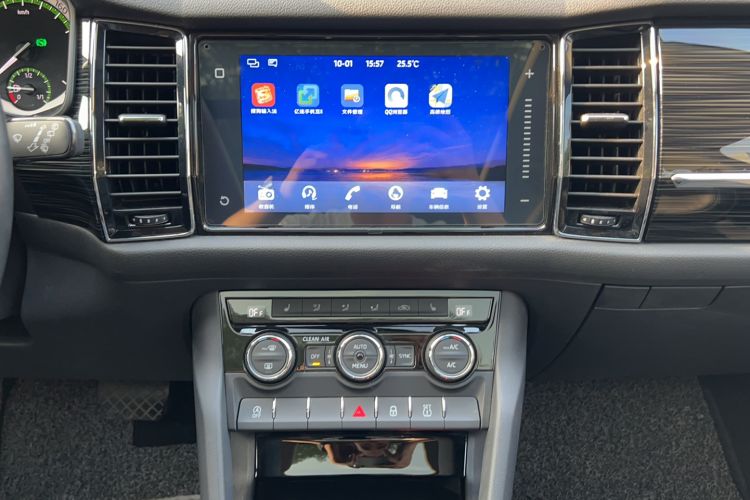 Used Skoda Kodiaq 2018 Restyled TSI330 7-Seater Two-Wheel Drive Luxury Enjoyment Edition Audio And AC Panel