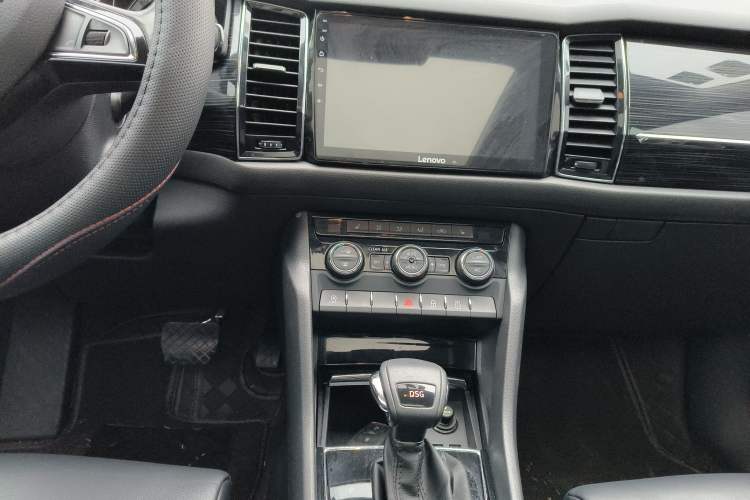 Used Skoda Kodiaq 2018 Facelifted TSI330 5-Seater Two-Wheel-Drive Luxury Enjoyment Edition Audio And AC Panel