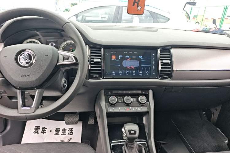 Used Skoda Kodiaq 2018 Facelifted TSI330 5-Seater Two-Wheel-Drive Comfort Edition Audio And AC Panel