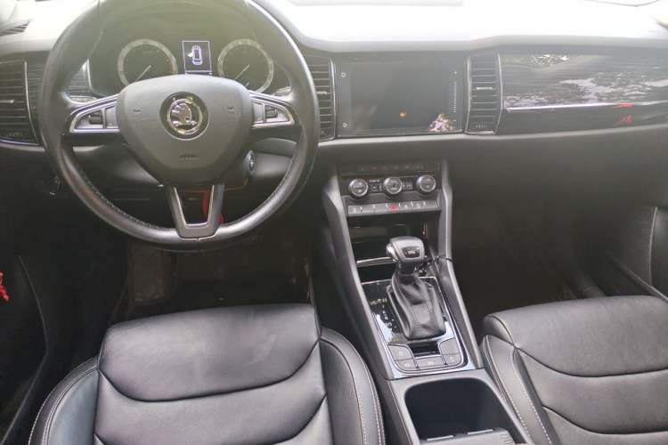 Used Skoda Kodiaq 2018 Facelifted TSI330 5-Seater Two-Wheel-Drive Luxury Enjoyment Edition Center Console