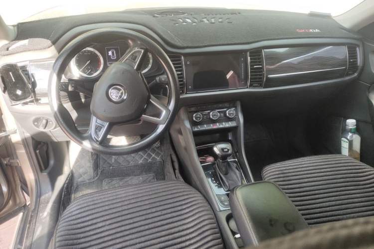 Used Skoda Kodiaq 2018 TSI330 7-Seater Two-Wheel-Drive Luxury Enjoyment Edition Center Console