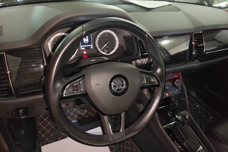Used Skoda Kodiaq 2018 Facelifted TSI330 5-Seater Two-Wheel-Drive Luxury Enjoyment Edition Center Console
