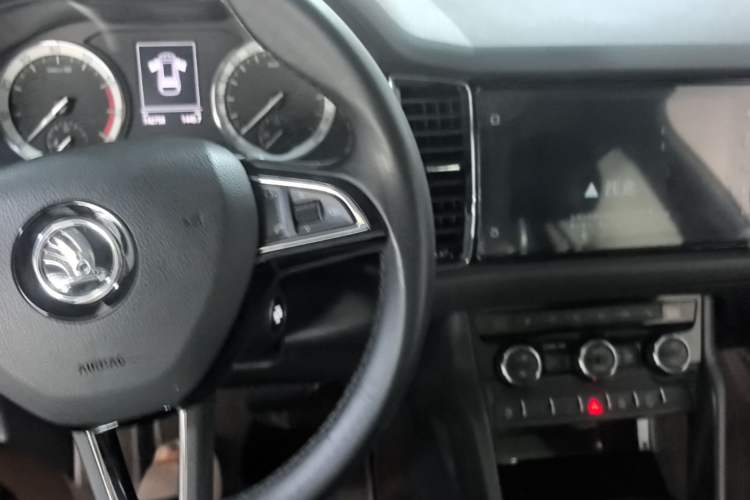 Used Skoda Kodiaq 2018 TSI330 5-Seater Two-Wheel-Drive Luxury Enjoyment Edition Center Console