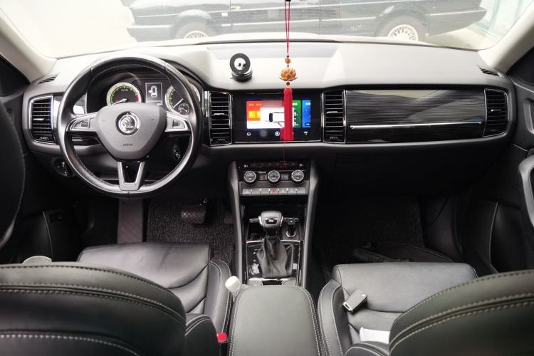 Used Skoda Kodiaq 2018 Facelifted TSI330 5-Seater Two-Wheel-Drive Luxury Enjoyment Edition Center Console
