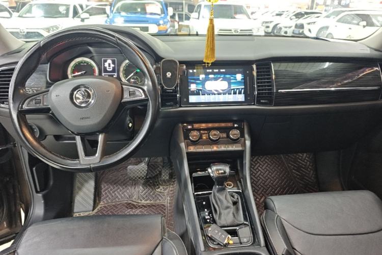 Used Skoda Kodiaq 2018 Facelifted TSI330 5-Seater Two-Wheel-Drive Luxury Enjoyment Edition Center Console