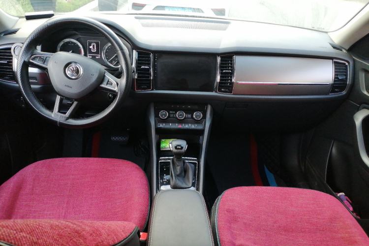 Used Skoda Kodiaq 2018 Facelifted TSI330 5-Seater Two-Wheel-Drive Comfort Edition Center Console