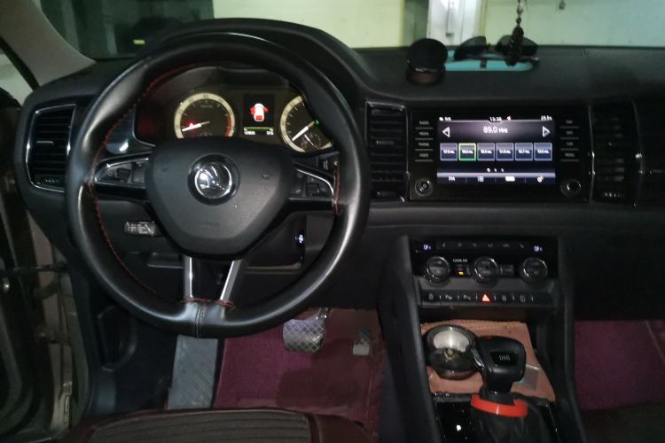 Used Skoda Kodiaq 2018 TSI380 7-Seater Four-Wheel-Drive Flagship Edition Center Console