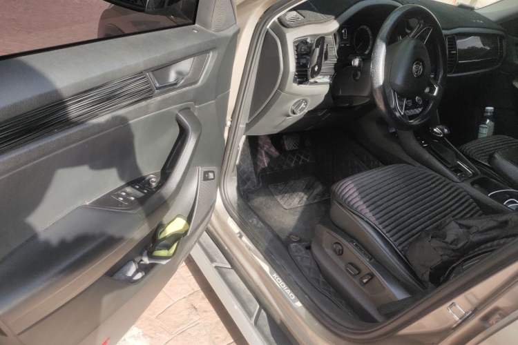 Used Skoda Kodiaq 2018 TSI330 7-Seater Two-Wheel-Drive Luxury Enjoyment Edition Driver Seat