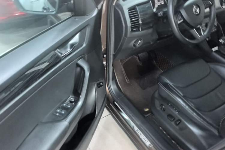 Used Skoda Kodiaq 2018 TSI330 5-Seater Two-Wheel-Drive Luxury Enjoyment Edition Driver Seat