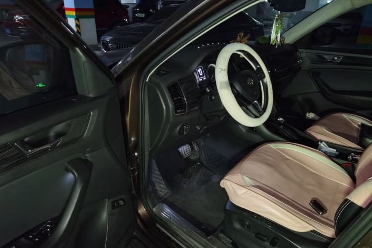 Used Skoda Kodiaq 2018 Facelifted TSI330 5-Seater Two-Wheel-Drive Luxury Enjoyment Edition Driver Seat