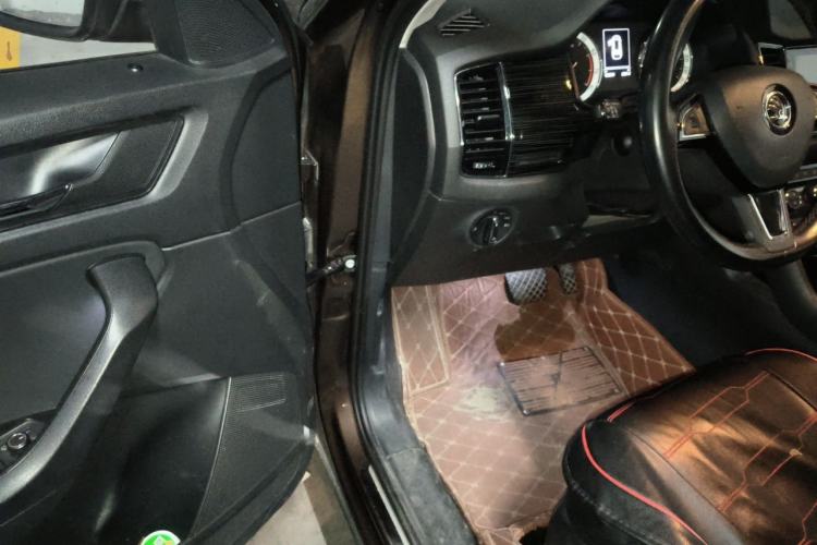 Used Skoda Kodiaq 2018 Facelifted TSI330 5-Seater Two-Wheel-Drive Luxury Enjoyment Edition Driver Seat