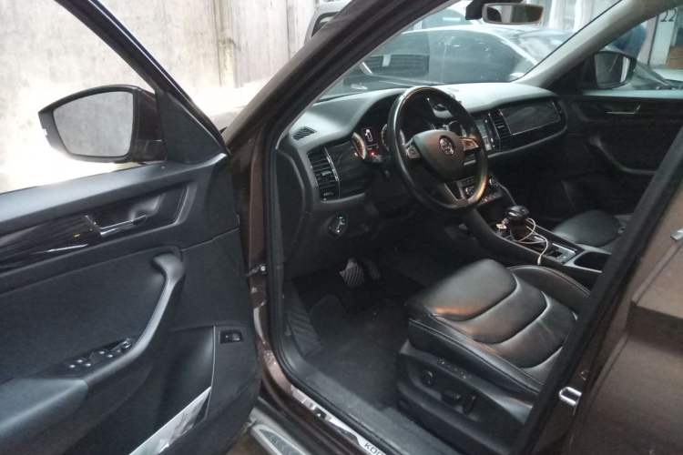Used Skoda Kodiaq 2018 Facelifted TSI330 5-Seater Two-Wheel-Drive Luxury Enjoyment Edition Driver Seat